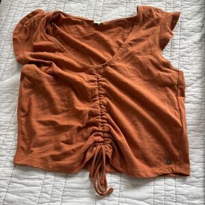 BOUTIQUE Women's Medium Scrunch Tie Work Flowy Amber Burnt Orange Blouse Top
